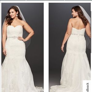 David’s Bridal Sweetheart Trumpet Wedding Dress with Beaded Sash